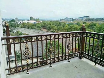 陽臺(tái)欄桿用什么材質(zhì)好？